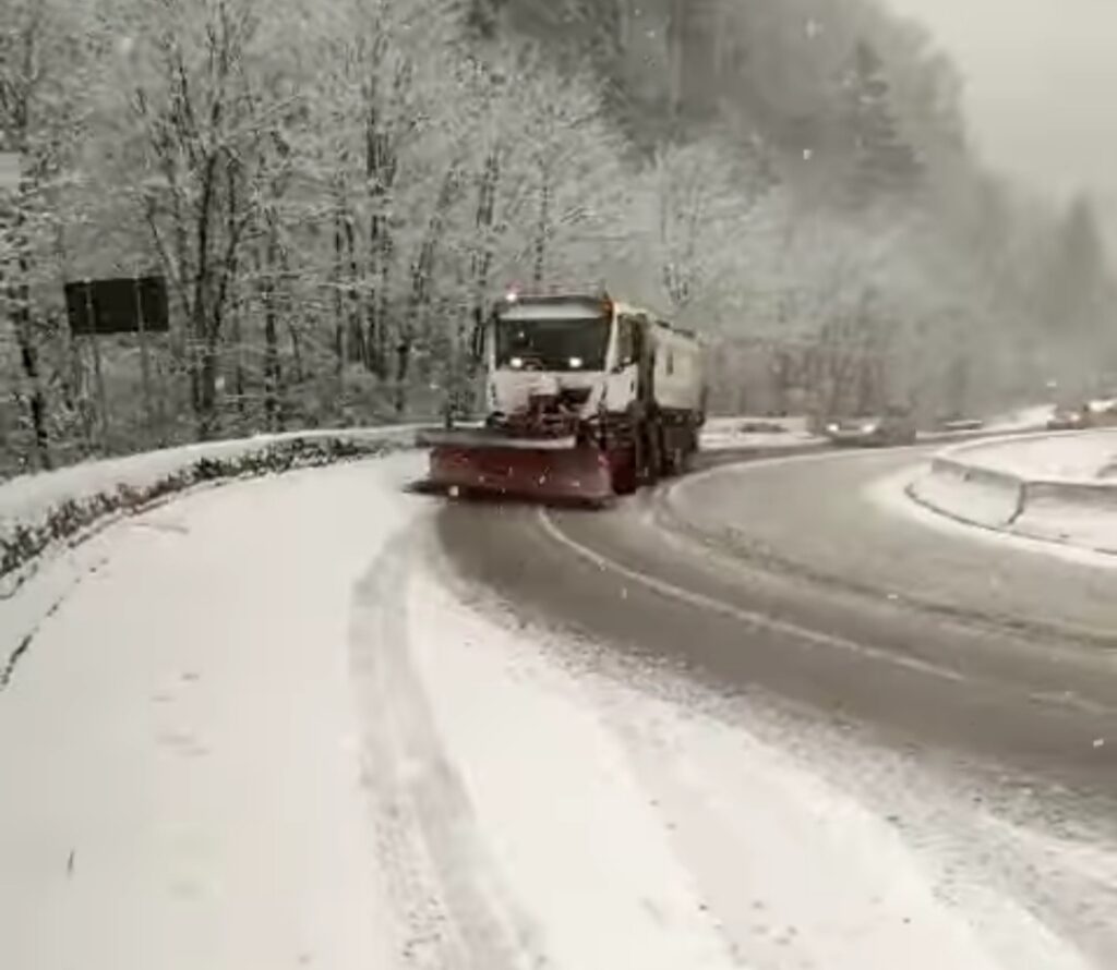 Alertă de iarnă pe DN 10: Circulați cu prudență!