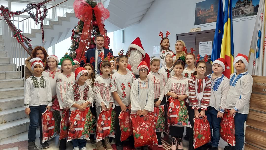 Colindători aduc magia sărbătorilor
