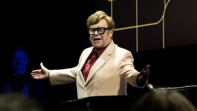 Incident șocant la concertul lui Elton John