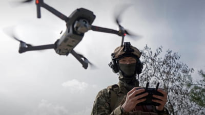 Inovație militară: atac cu drone și vehicule autonome