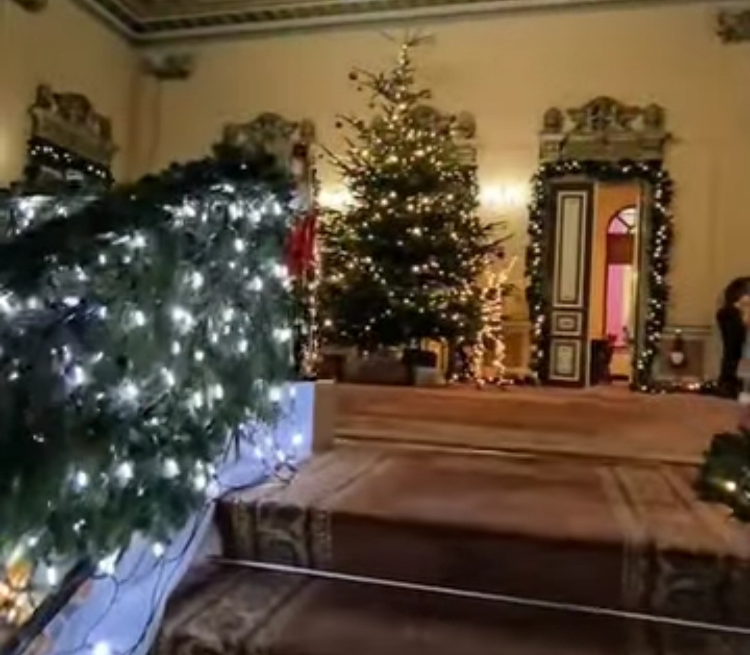 Moș Crăciun și colindătorii la Târgoviște