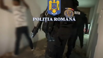 Percheziții în 12 județe pentru trafic de migranți