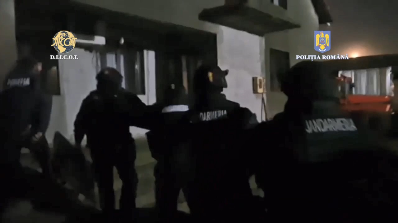 Percheziții la primarul din Crevedia