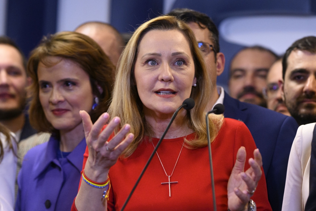 "România pierde bani din cauza lui Georgescu"