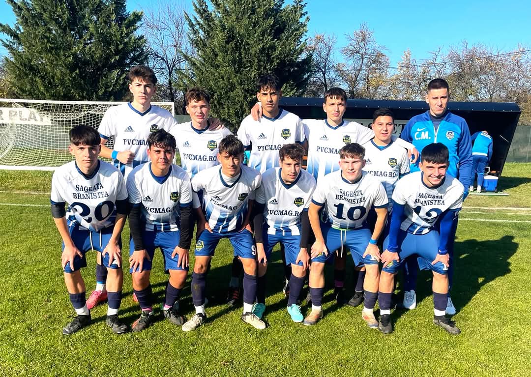 1550 vize anuale pentru Cluburi Juniori