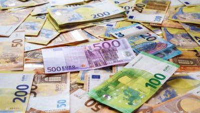 Angajată SRI fură 1 milion de lei în Turcia