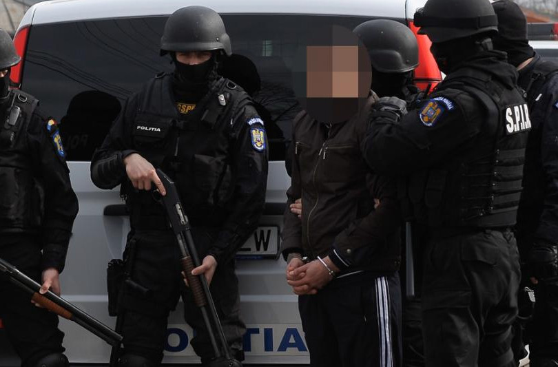 Bătaie în stradă la Dragomirești, rețineri