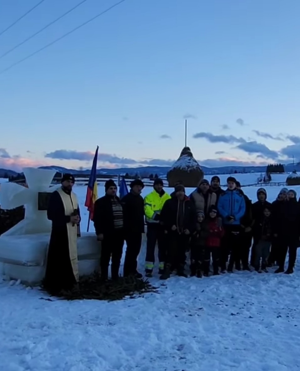 Crucea de Gheață pentru Botezul Domnului