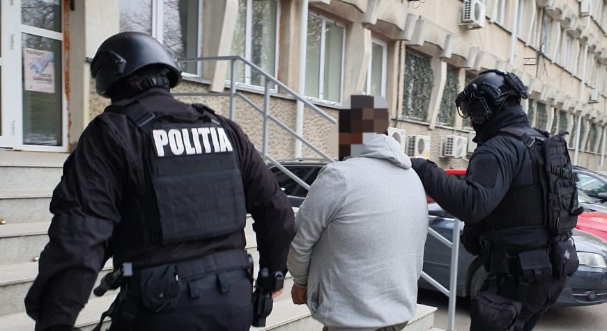 Doi bărbați reținuți pentru agresiune asupra unui copil