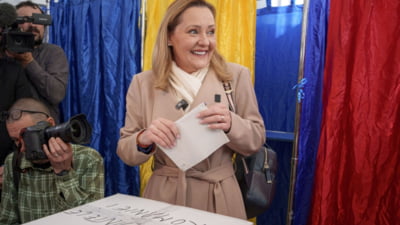 "Elena Lasconi, ținta anulării alegerilor"