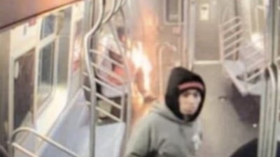 Femeie arsă de vie în metroul din NY