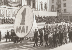 Guvernanții grăbesc legile pentru minivacanță