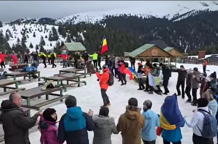 Hora Unirii pe Vârful Ciucaș – Studenți în natură