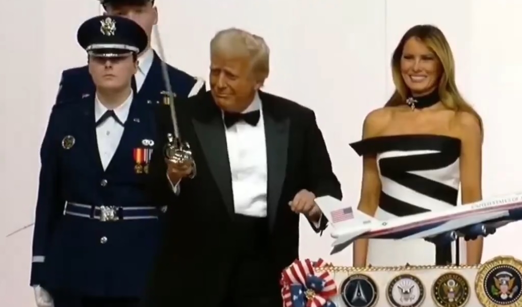 Imnul gay dansat de Trump la ceremonie