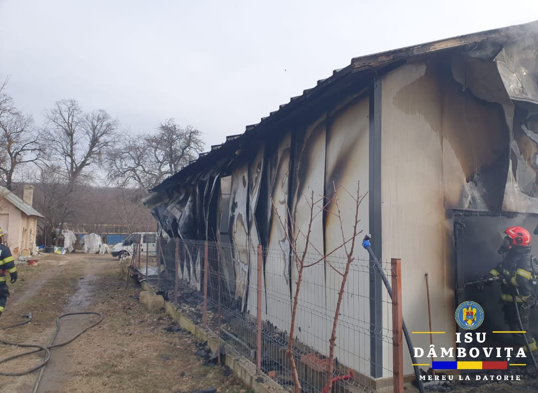 Incendiu în Moreni, alertă din cauza fumului