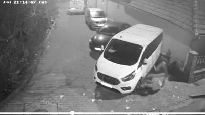 Juvenil drogat distruge 15 mașini în Alba Iulia