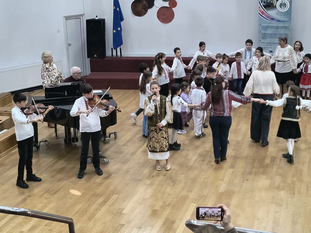 Liceul de Arte Bălașa Doamna sărbătorește Mica Unire