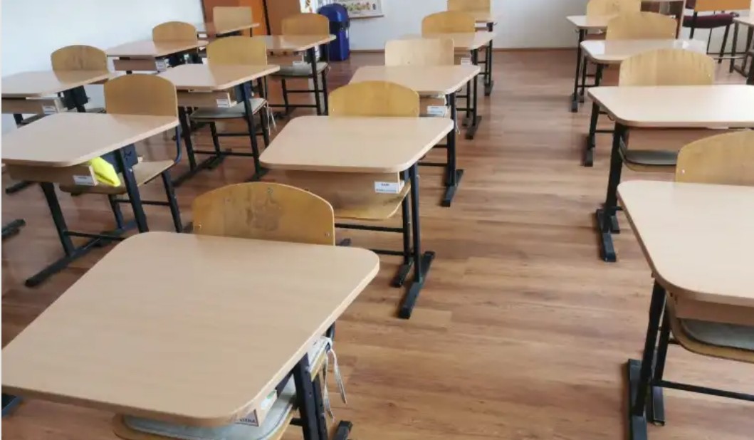 Ministerul Educației interzice taxele școlare
