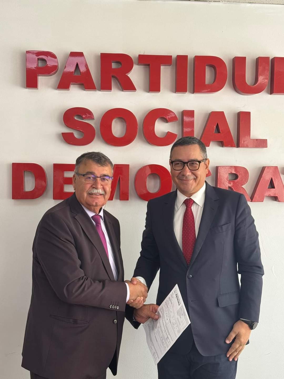 Ponta: Protestatarii violenți trebuie arestați!