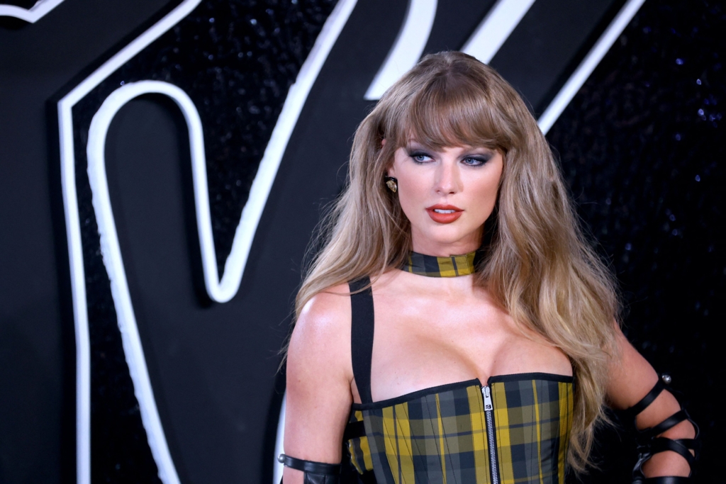 Primar celebru, anchetat pentru bilete gratis