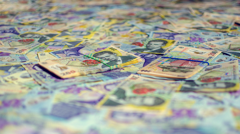 Salariul mediu net a ajuns la 5.388 lei