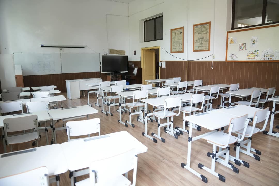 Școlile se redeschid pe 8 ianuarie
