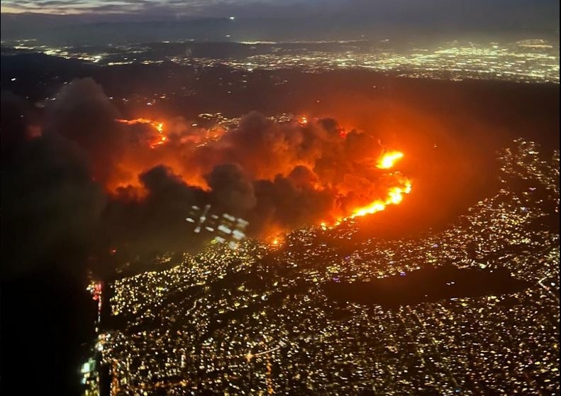 Vedete afectate de incendiile din LA