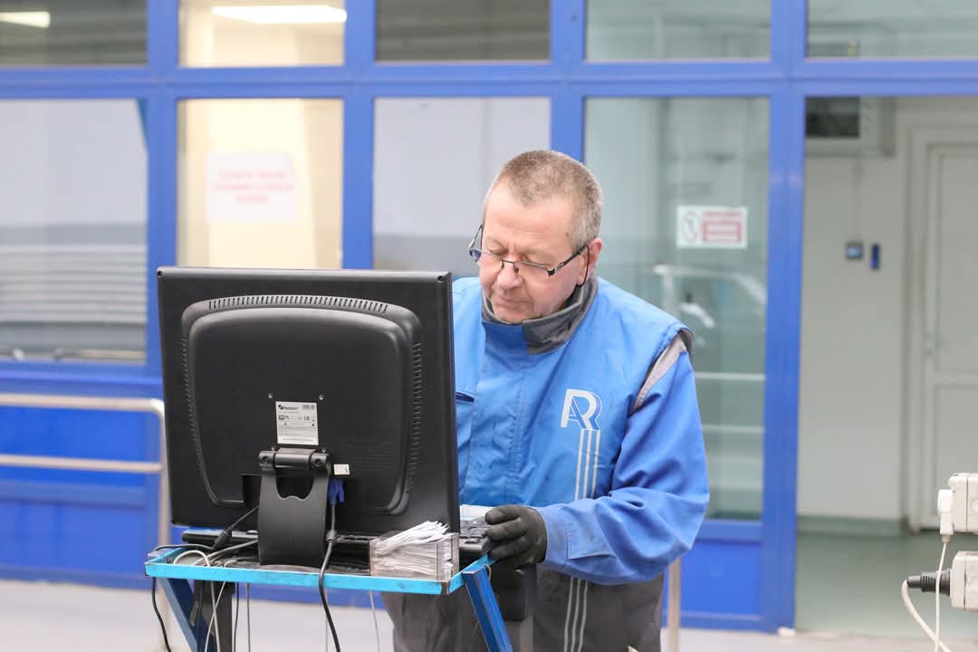 Verificați Cartea de Identitate a Vehiculului!
