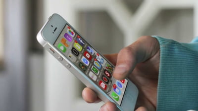 Bărbat amendat pentru telefonul pe difuzor