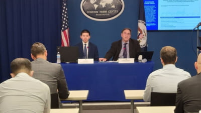 Doi americani de la Yale îl critică pe Trump