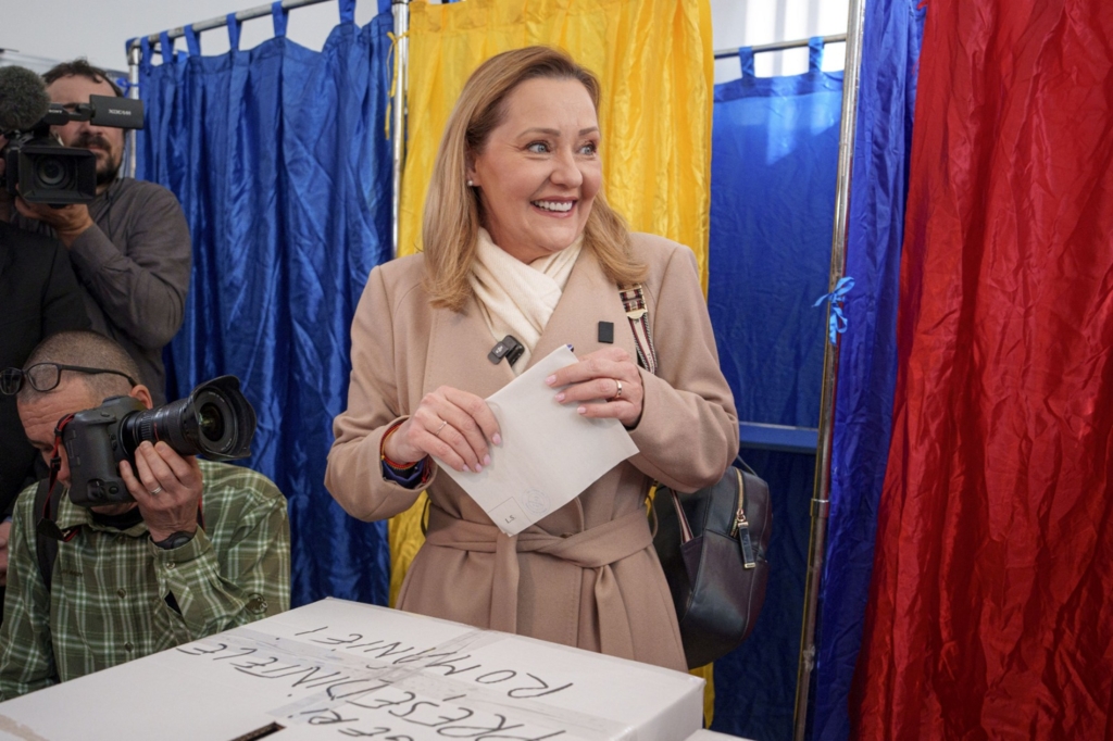 "Elena Lasconi amenință cu dezvăluiri"