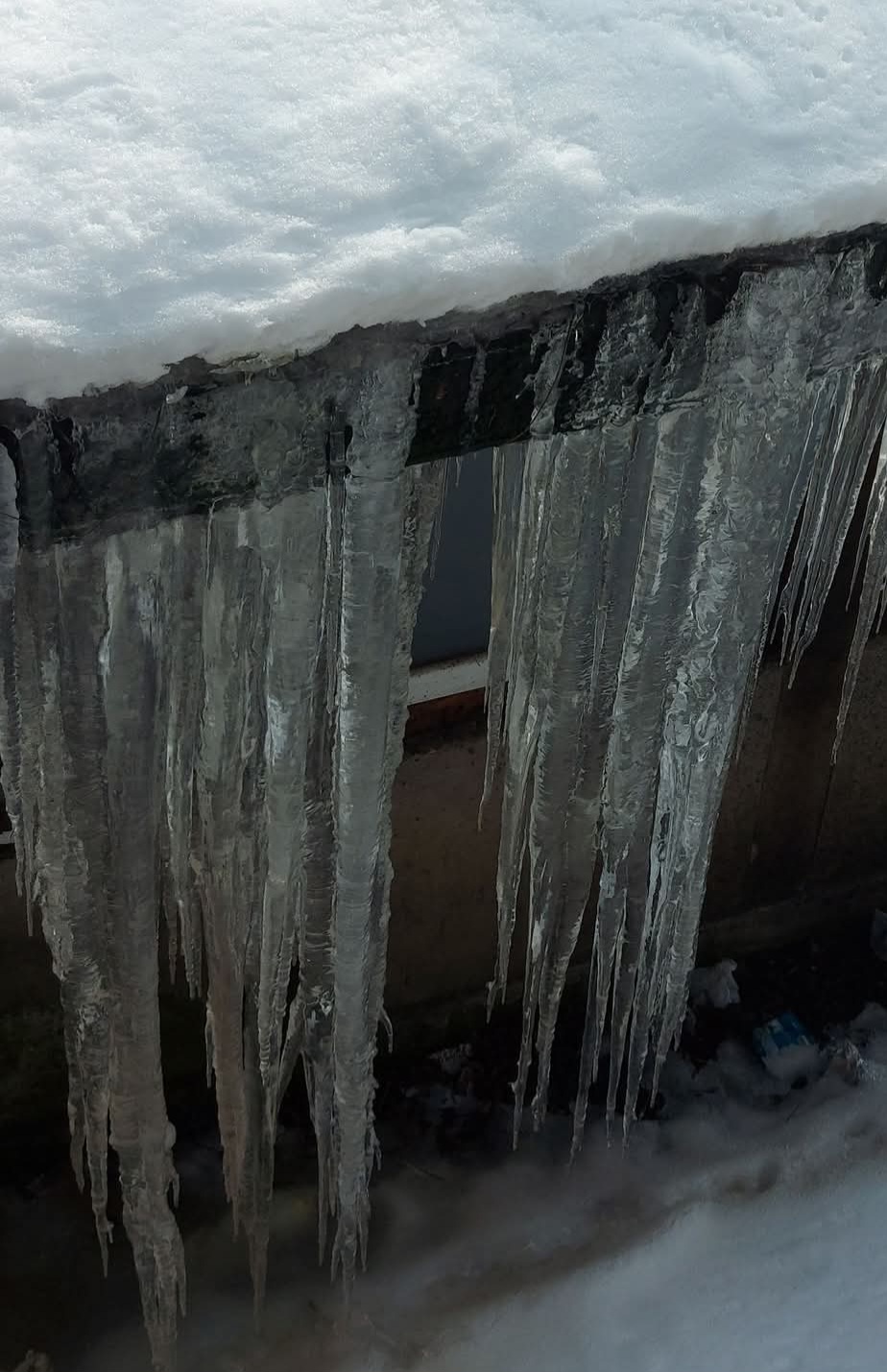 Gerul se retrage, iarna rămâne în România