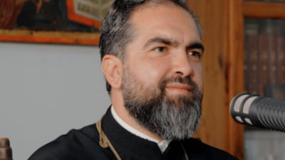 Mașina preotului suspendat a luat foc