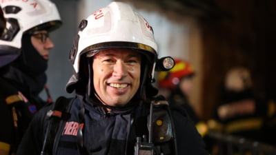 "Pompier pe bancheta din spate!"