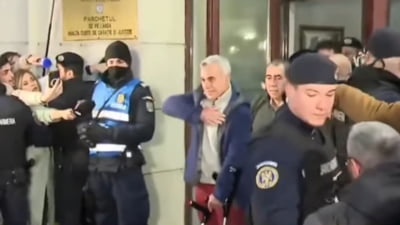Salutul lui Călin Georgescu agită România