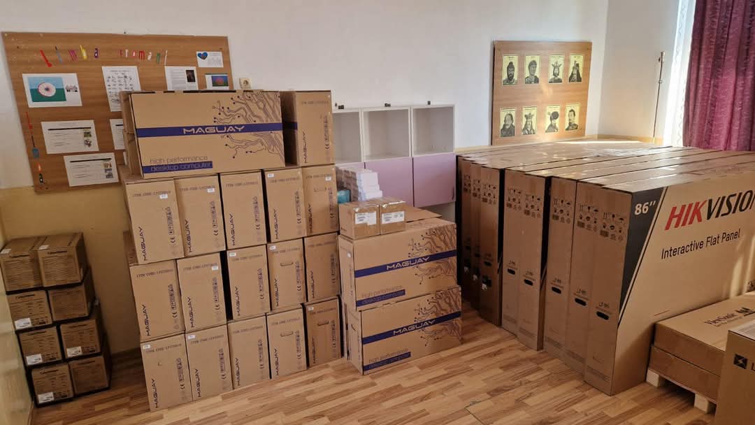 63 de școli primesc dotări moderne