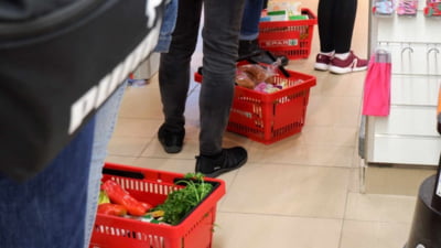 Alimentele s-au ieftinit cu 50% în vecinătate