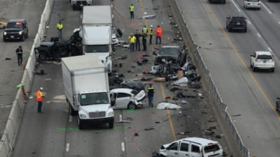 Camion accident pe autostradă, 5 morți