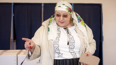 Diana Șoșoacă atacă democrația din România