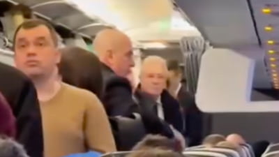 Ilie Bolojan surprins în avionul de linie