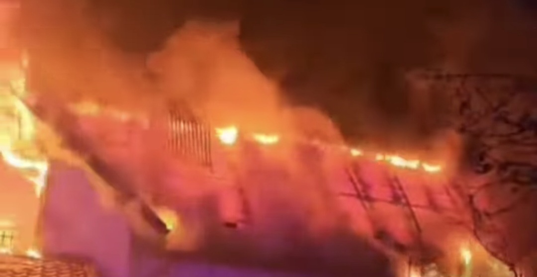 Incendiu devastator la Butimanu: Intervenție pompieri