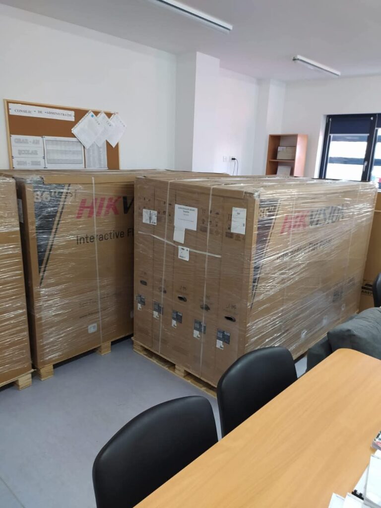 Investiții în educație pentru școli moderne