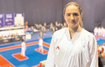 LA UN PAS DE PODIUM