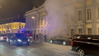 Limuzină de lux a luat foc în Moscova