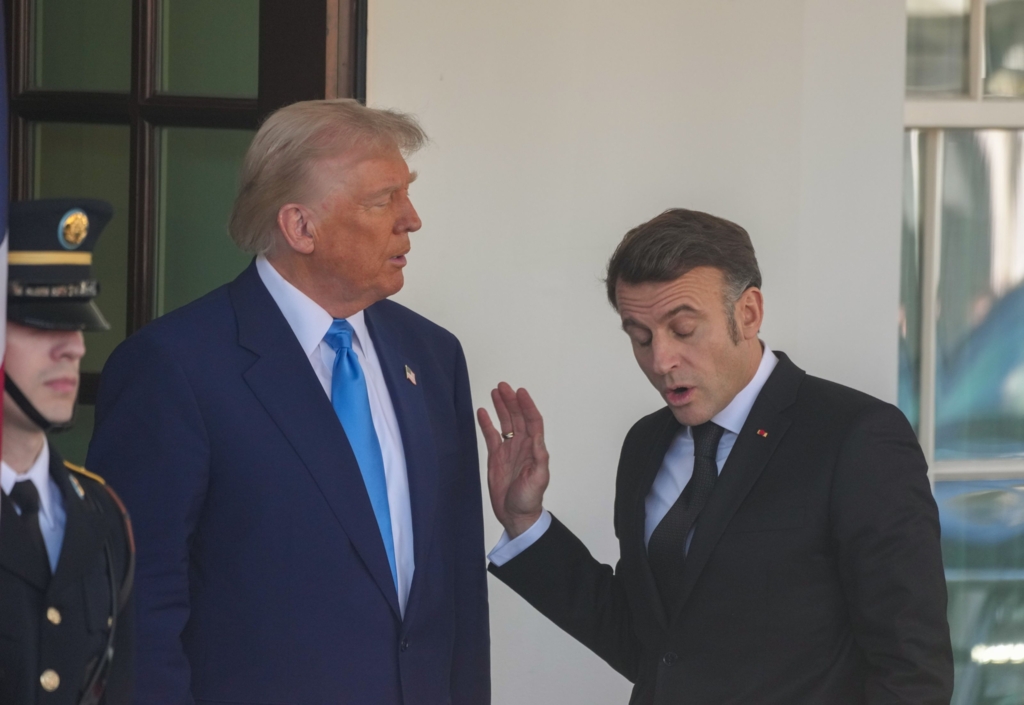 Macron se pregătește de conflict cu Trump
