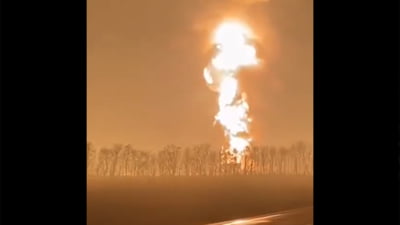 Rușii nu sting incendiul de petrol după atac