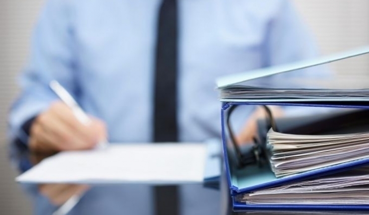 Salariile angajaților din sectorul privat, publice?