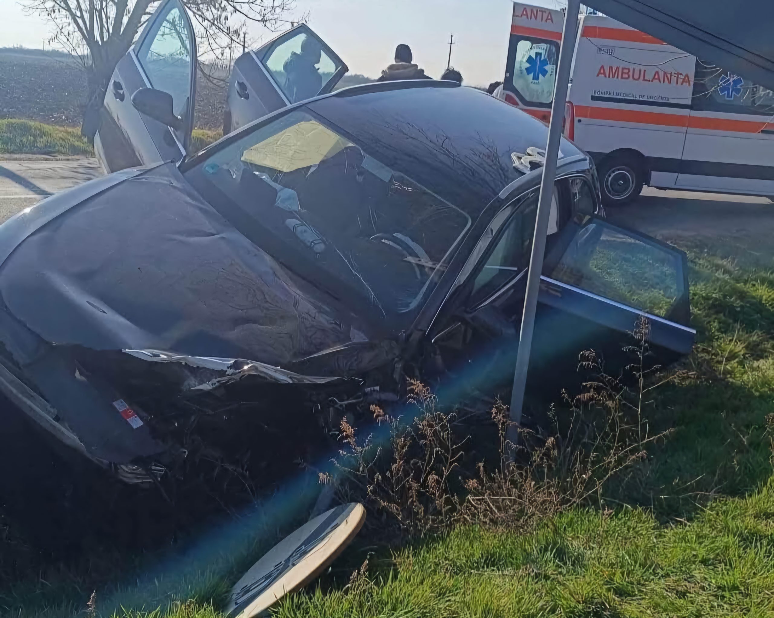 Accident în Tărtășești, două răniți
