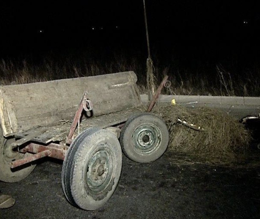 Accident între autoturism și căruță