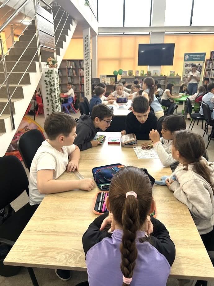 Copiii devin bibliotecari de Ziua lor